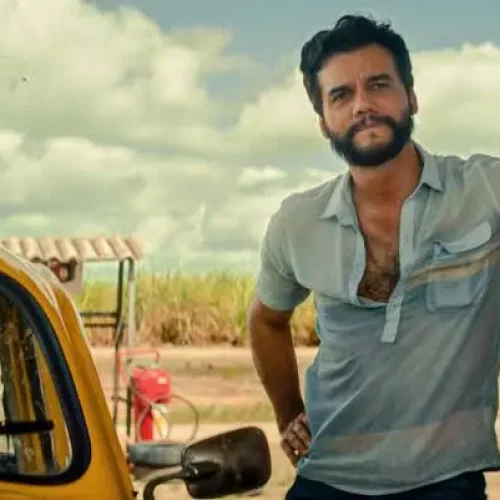 Propaganda Enganosa? Por que ‘O Agente Secreto’ entrou para a lista de títulos mais confusos do cinema